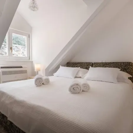 The Saint Blaise Swanky Heritage Appartement *