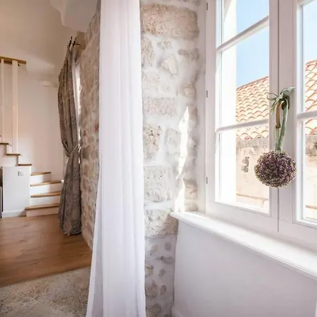 The Saint Blaise Swanky Heritage Apartment *